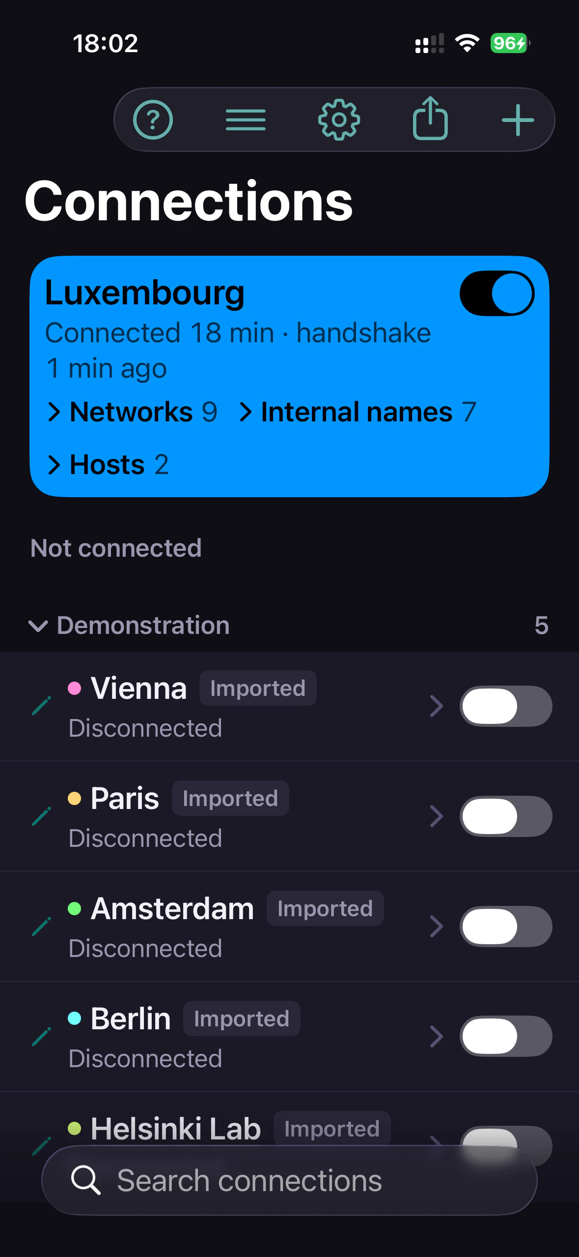 Paart on iPhone: the same library, Luxembourg connected, the Demonstration group below.